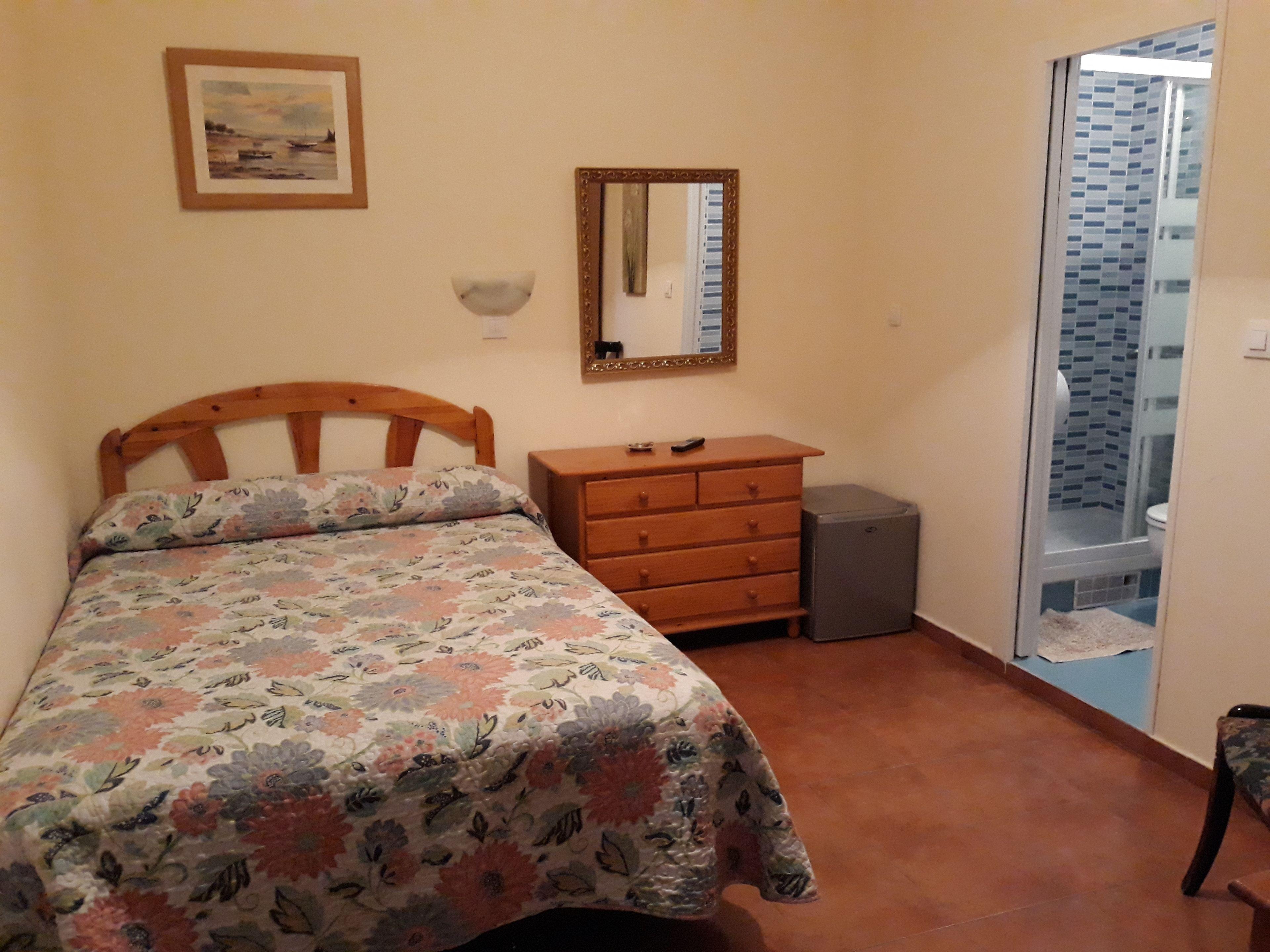 Hostal Fuentesol — Foto 1